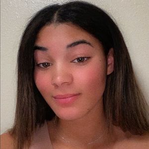 Meet your Posher, Dezaria